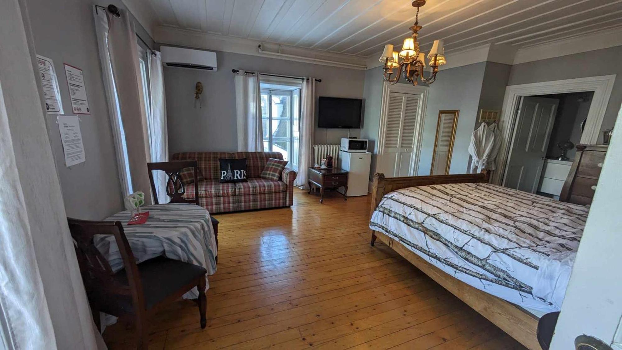 Hotel La Maison Rousseau Montmagny Exteriér fotografie