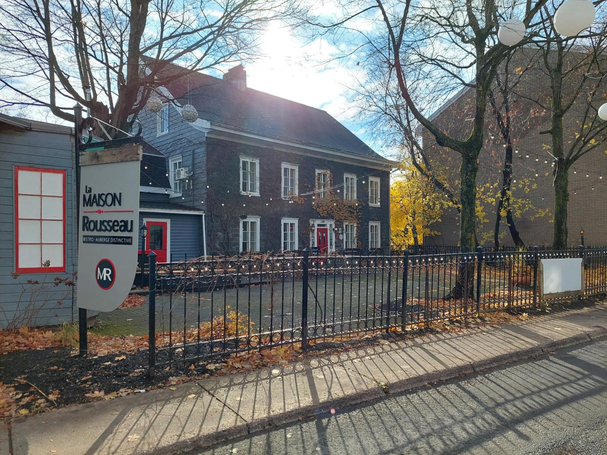 Hotel La Maison Rousseau Montmagny Exteriér fotografie