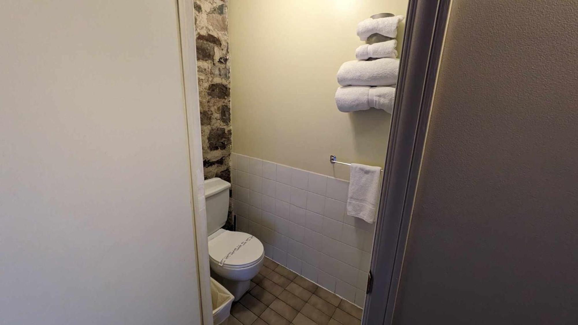 Hotel La Maison Rousseau Montmagny Pokoj fotografie