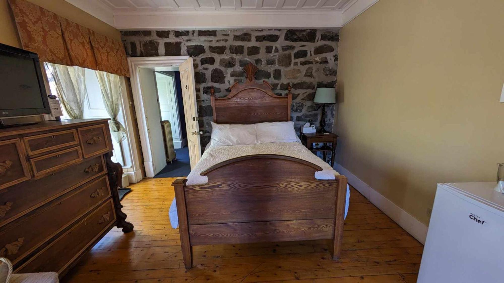 Hotel La Maison Rousseau Montmagny Pokoj fotografie