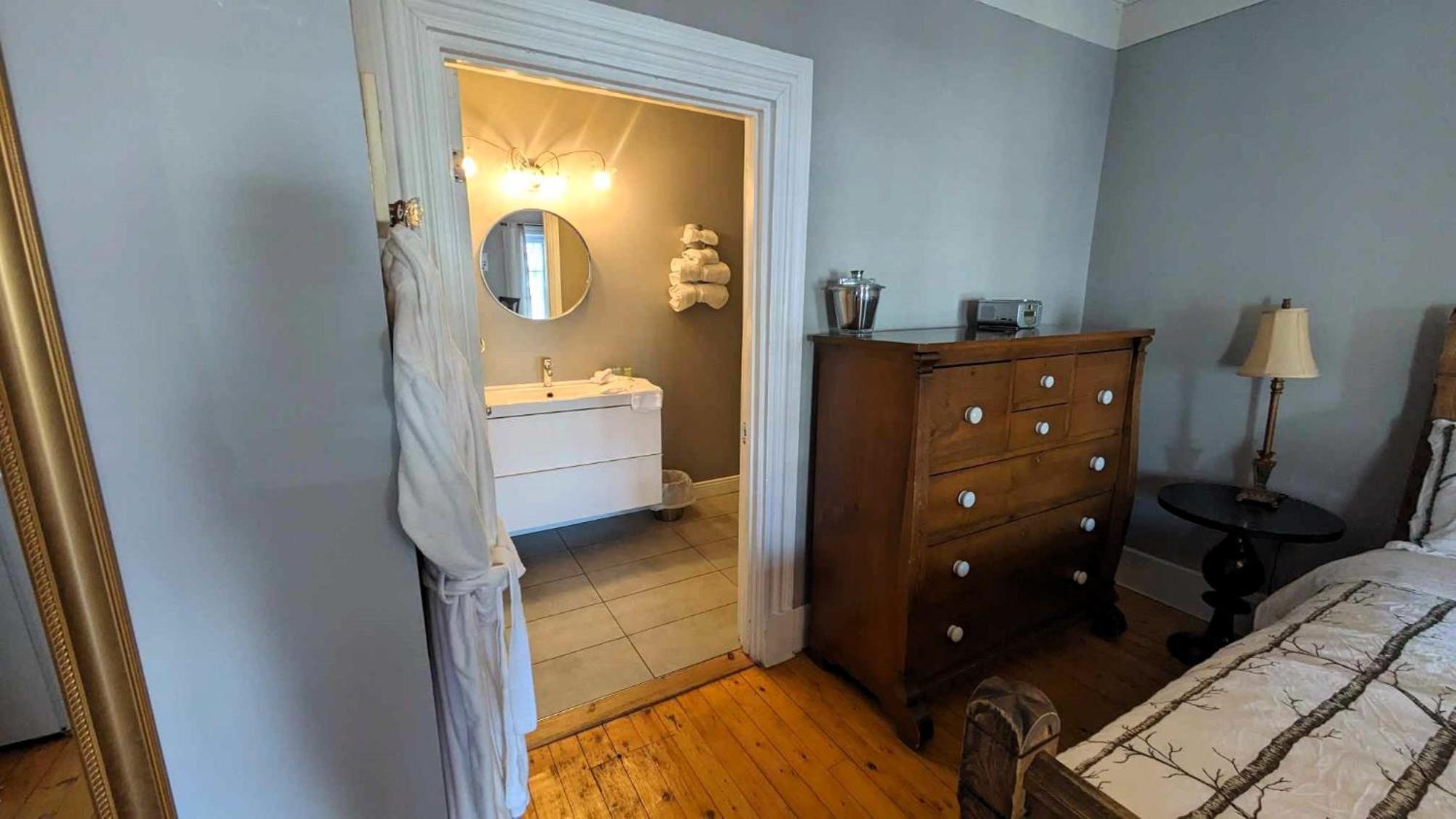 Hotel La Maison Rousseau Montmagny Pokoj fotografie