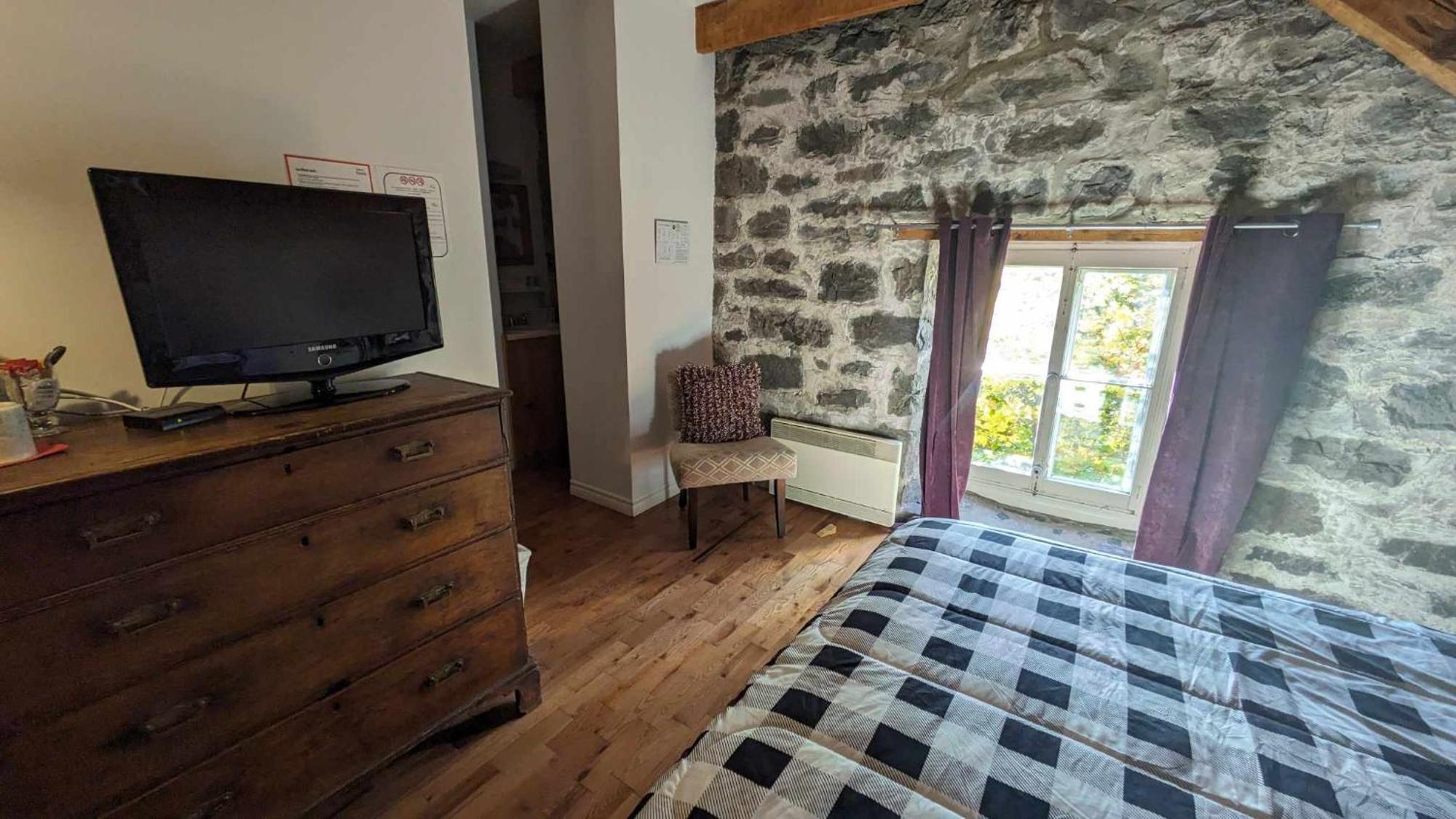 Hotel La Maison Rousseau Montmagny Pokoj fotografie